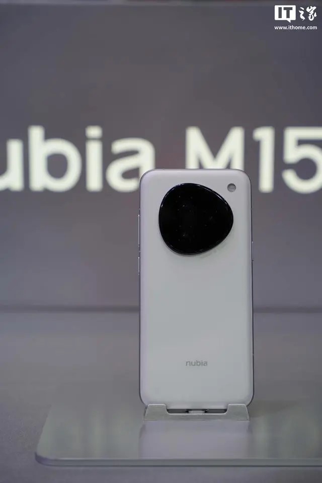 中兴努比亚豆包手机海外首秀，AI“新物种”iMoochi同步亮相