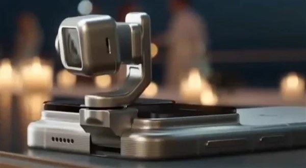 榮耀機器人手機ROBOT PHONE首次亮相：下一代終端新物種