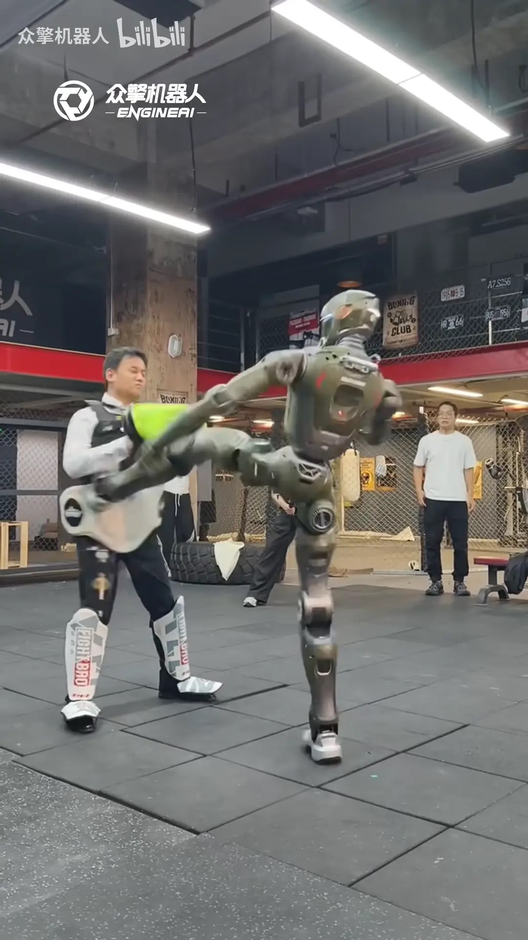 机器人格斗2.jpg 机器人格斗2.jpg