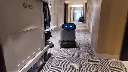 酒店機器人8.jpg 全球首個人形機器人服務員酒店在上海開業