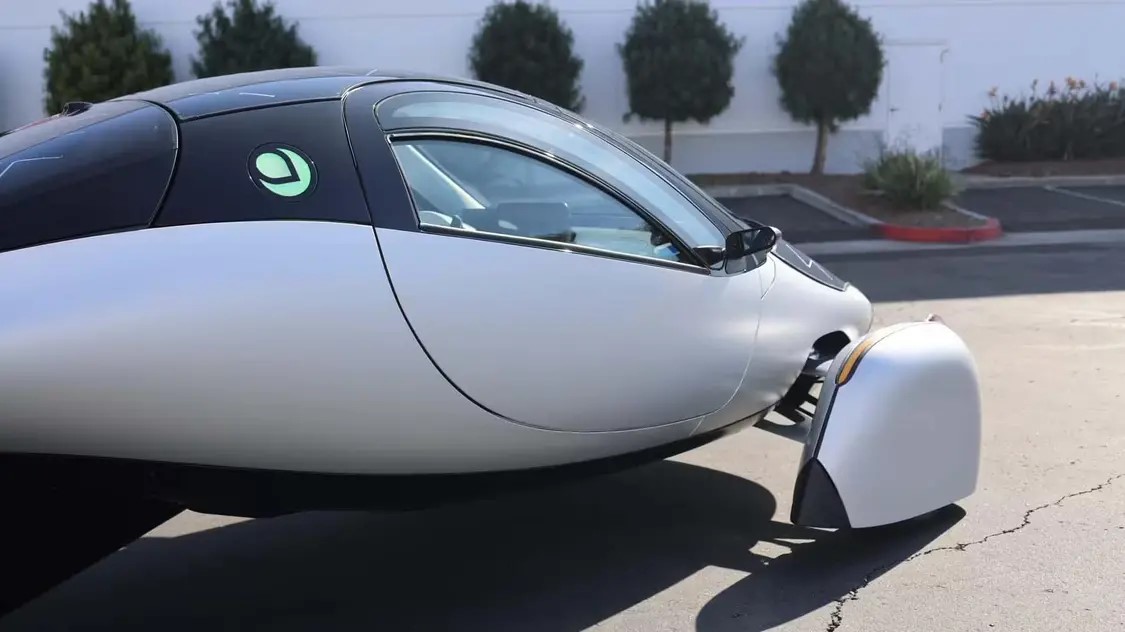 售價4萬美元、日均補能64公里，Aptera太陽能電動車邁入工程驗證階段