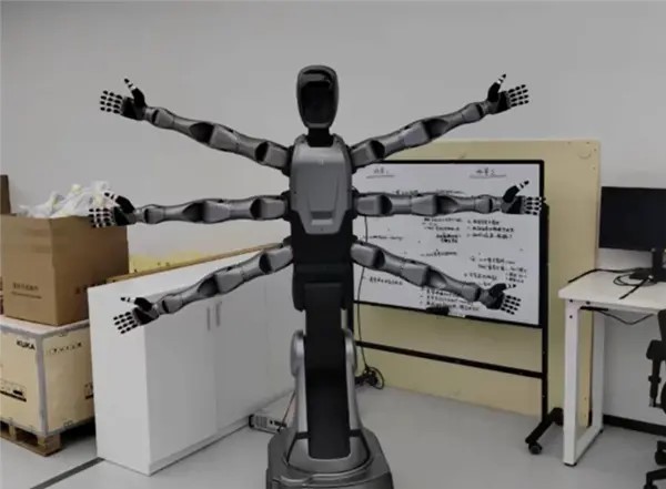 美的机器人1.jpg 美的机器人1.jpg