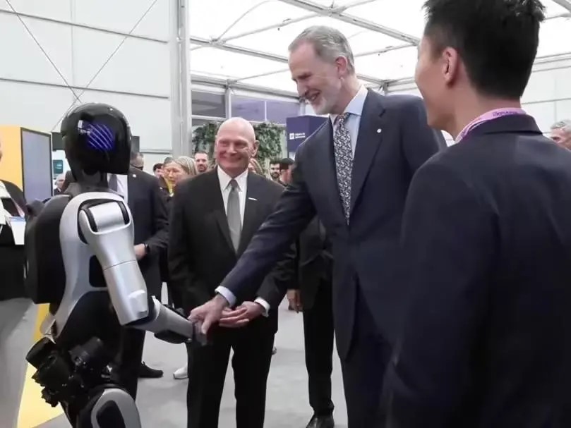 机器人2.jpg 机器人2.jpg